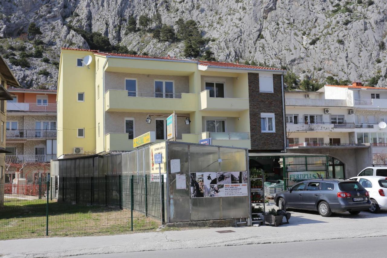 Apartments With A Parking Space Omis - 10362 Экстерьер фото