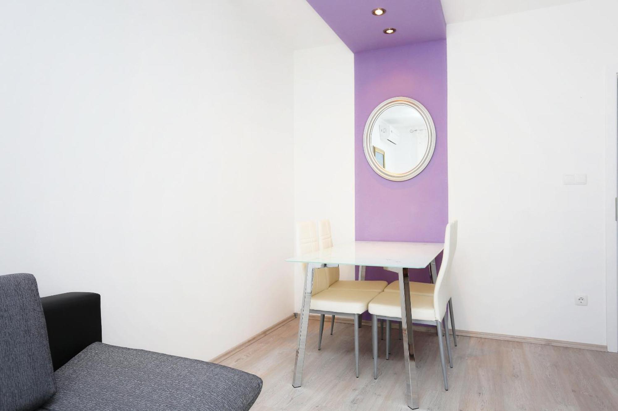Apartments With A Parking Space Omis - 10362 Номер фото